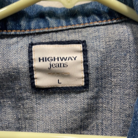 Distressed Jean jacket - Picture 2 of 3